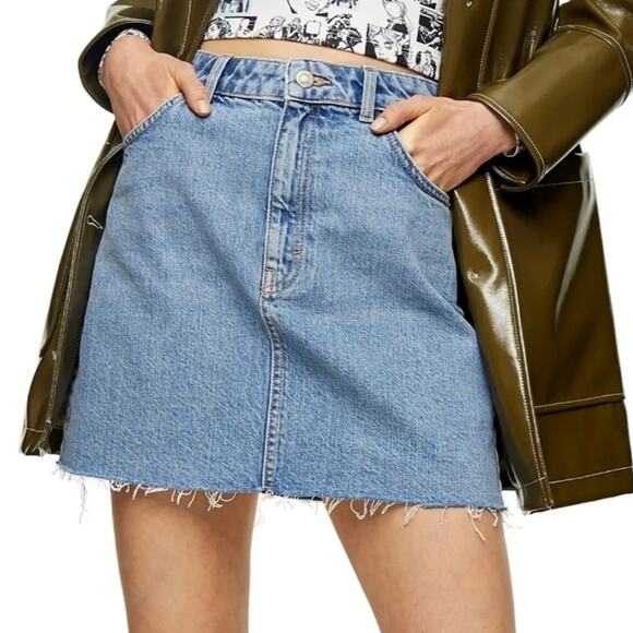TOPSHOP Blue Jean Denim Mini Skirt SZ 8 High Waist Mini Skirt Raw Edges Cutoff - Picture 1 of 5